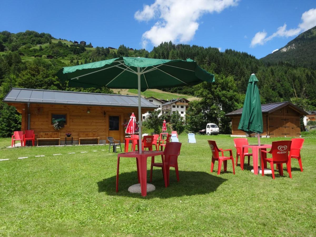 Hotel Genzianella Presenaio Bagian luar foto
