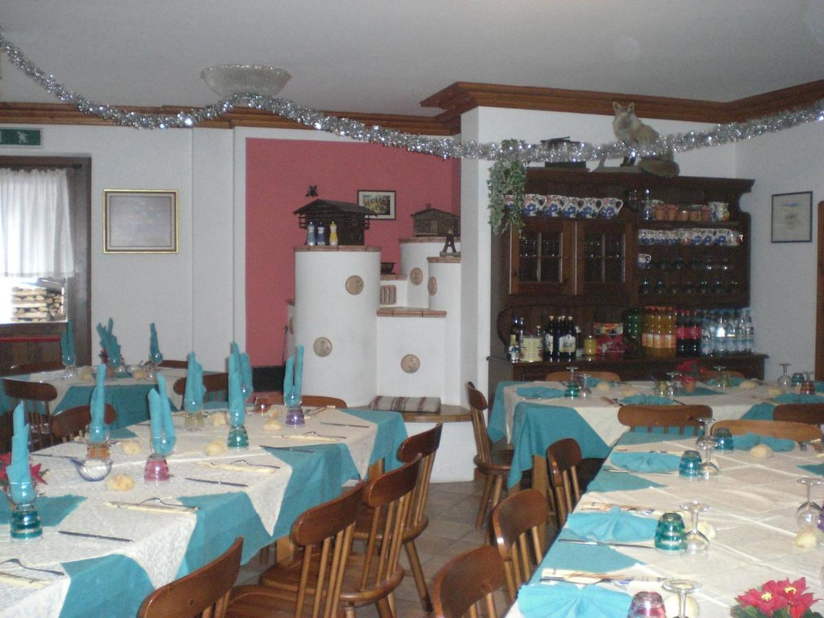 Hotel Genzianella Presenaio Bagian luar foto