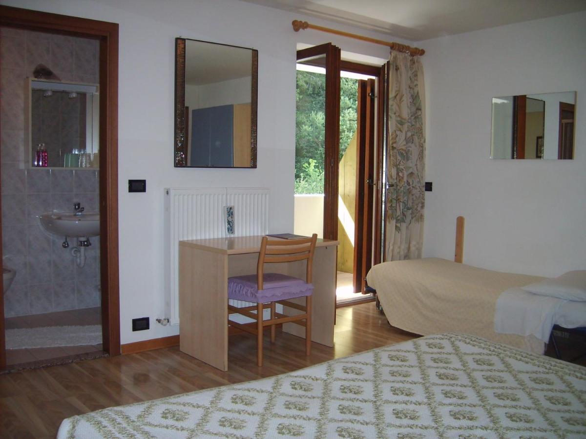 Hotel Genzianella Presenaio Bagian luar foto