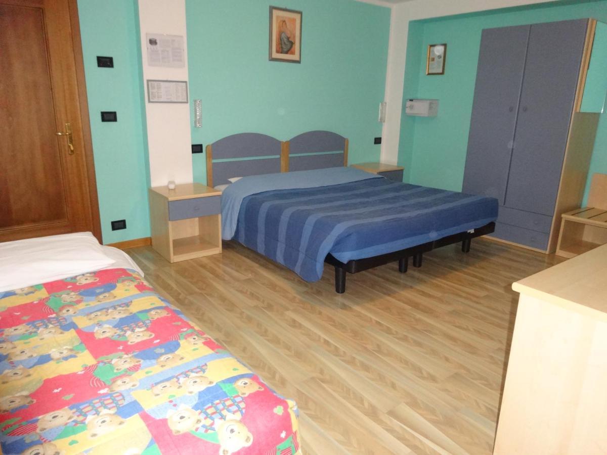 Hotel Genzianella Presenaio Bagian luar foto
