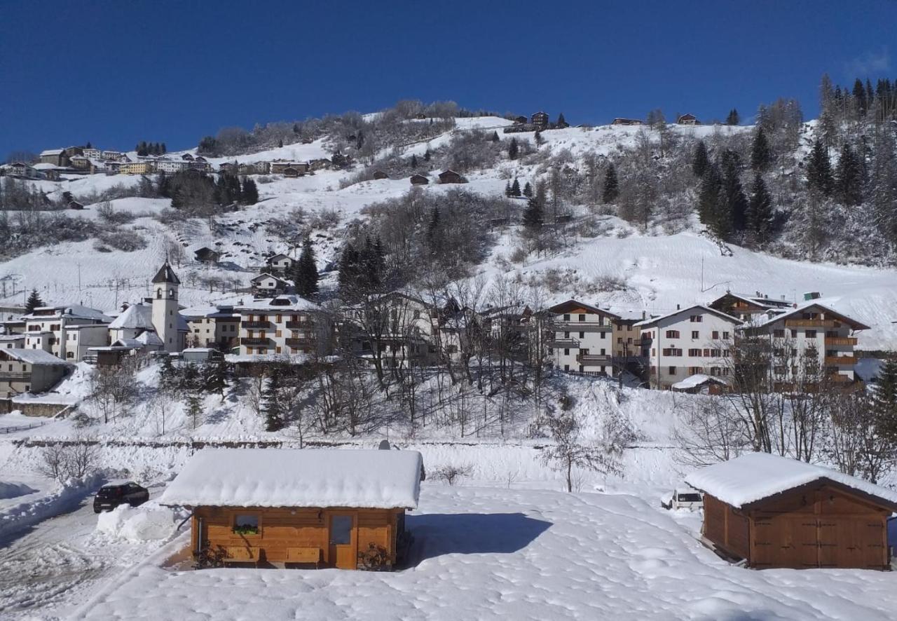 Hotel Genzianella Presenaio Bagian luar foto