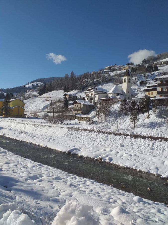 Hotel Genzianella Presenaio Bagian luar foto