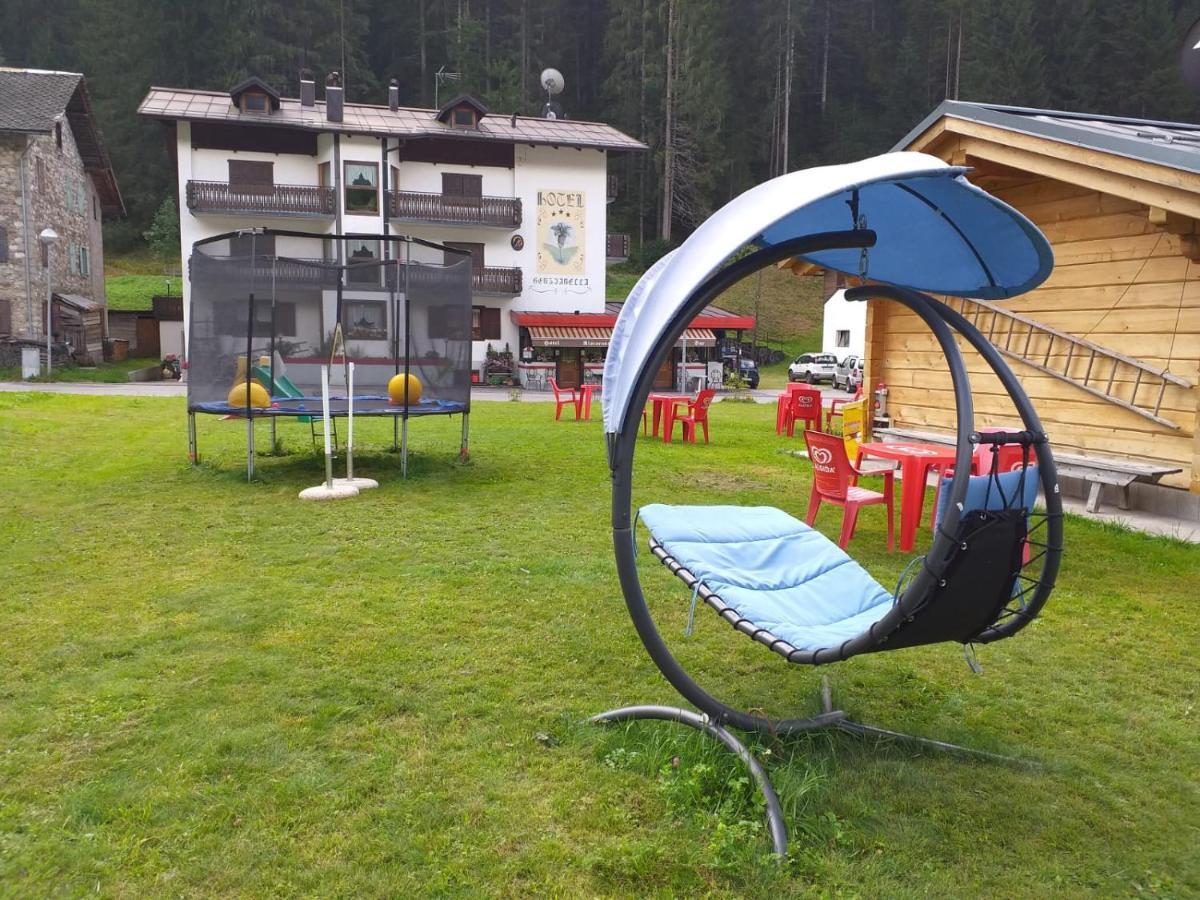 Hotel Genzianella Presenaio Bagian luar foto