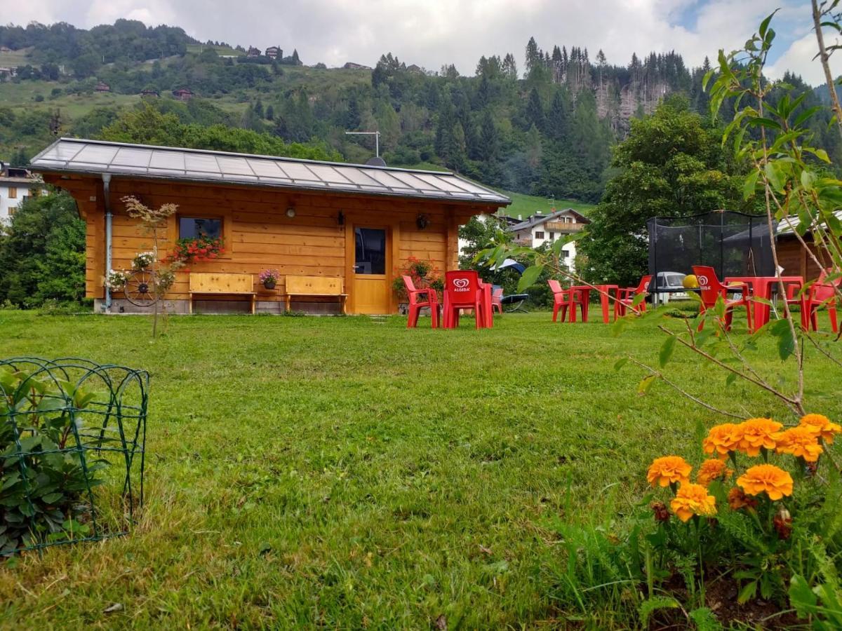 Hotel Genzianella Presenaio Bagian luar foto