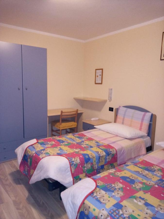 Hotel Genzianella Presenaio Bagian luar foto
